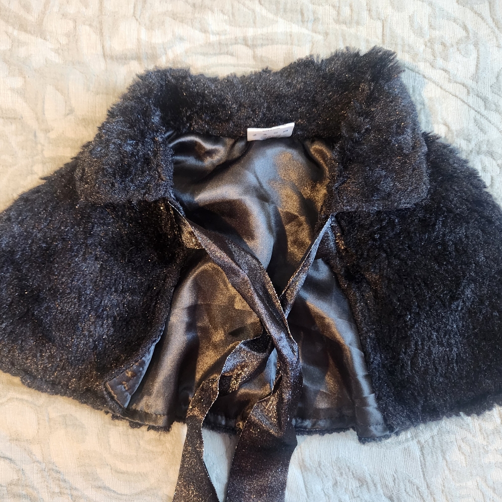 Rising Star Black Furry Cape for Kids